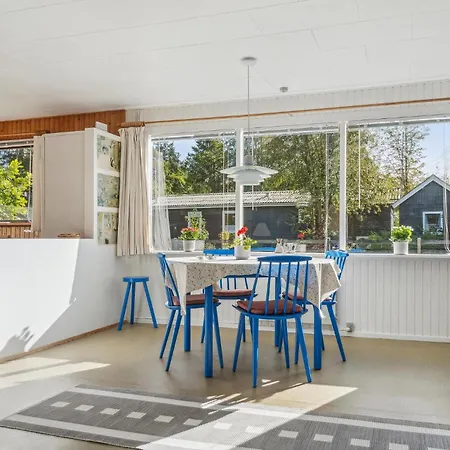 Holiday home Beautiful In Glesborg With Wifi *